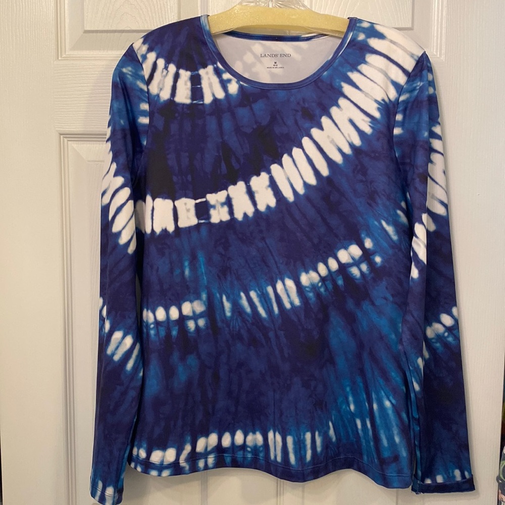 NWOT, LANDS’ END Women’s Rash Guard Crew Neck , L/S Top, “Tie Dye”, size M 10-12